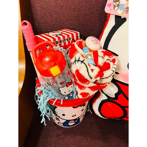 Hello kitty Easter bundle x large pillow with Hello Kitty with large red Bow - Picture 10 of 11